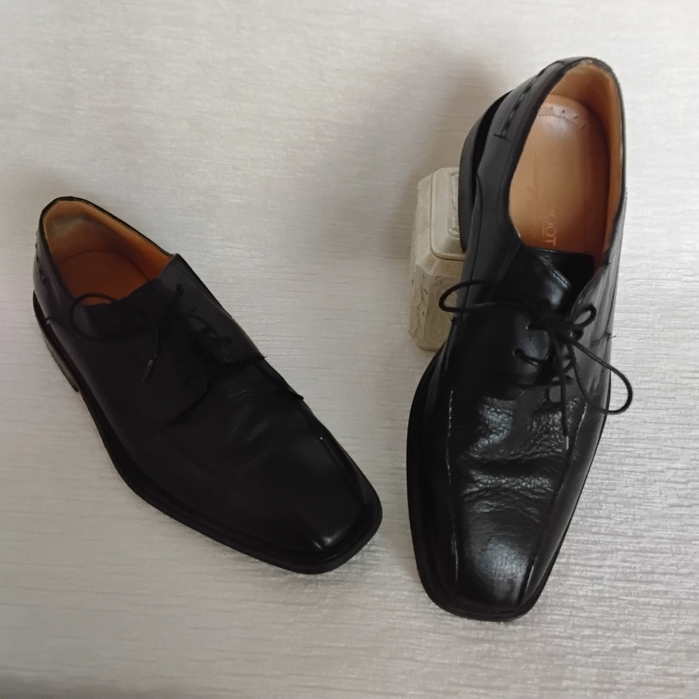 Elegant Black Size 9.5 Leather Men's Oxfords Pre Loved